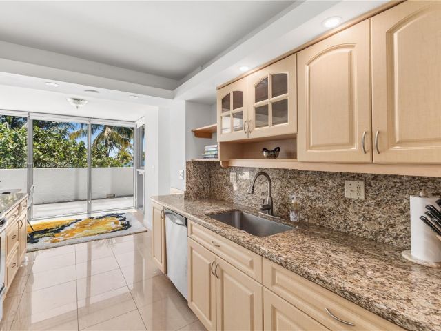 Apartment for sale  Unit #411 - photo 6040503