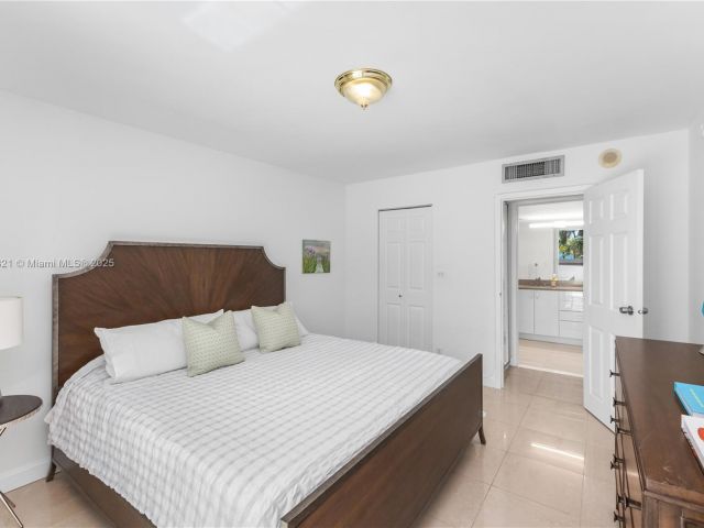 Apartment for sale  Unit #411 - photo 6040512