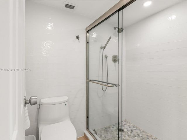 Apartment for sale  Unit #411 - photo 6040514