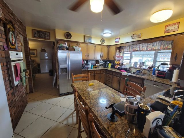 Home for sale at 370 SE 14th Ave Avenue - photo 6040683