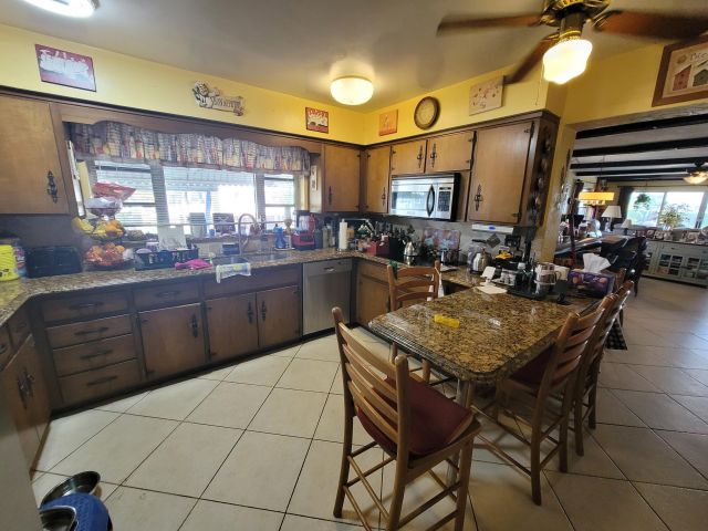 Home for sale at 370 SE 14th Ave Avenue - photo 6040684