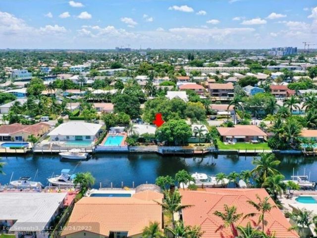 Home for sale at 370 SE 14th Ave Avenue - photo 6040689