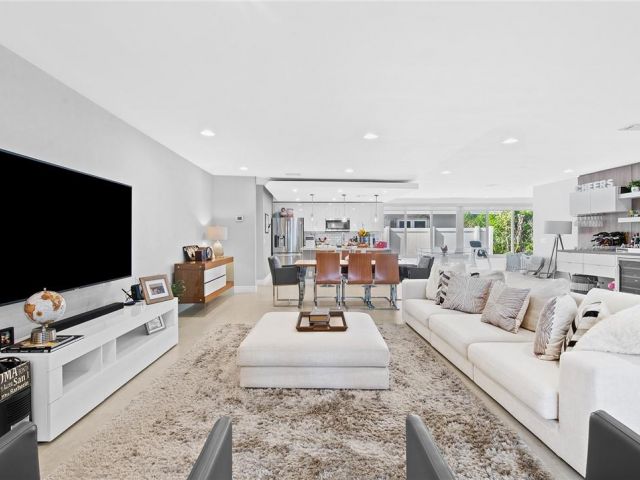 Home for rent at 2801 NE 59th St - photo 6057251