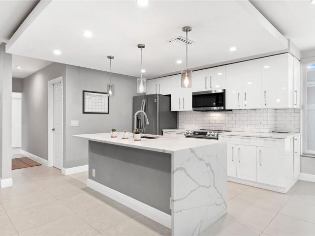 Home for rent at 2801 NE 59th St - photo 6057257