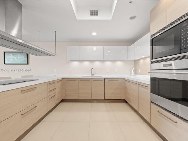 Apartment for sale  Unit #603 - photo 6064440