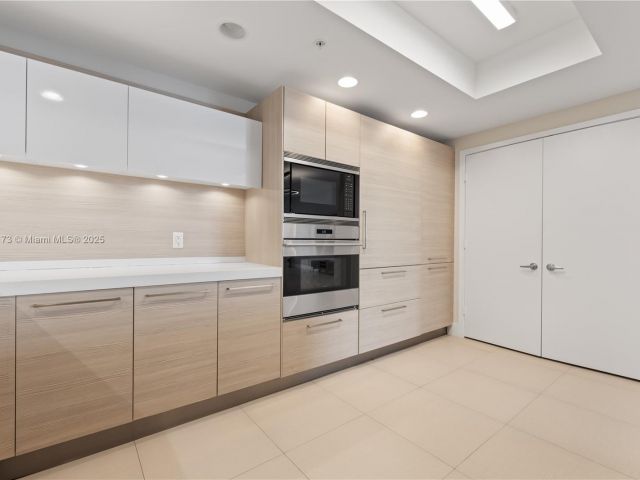 Apartment for sale  Unit #603 - photo 6064442