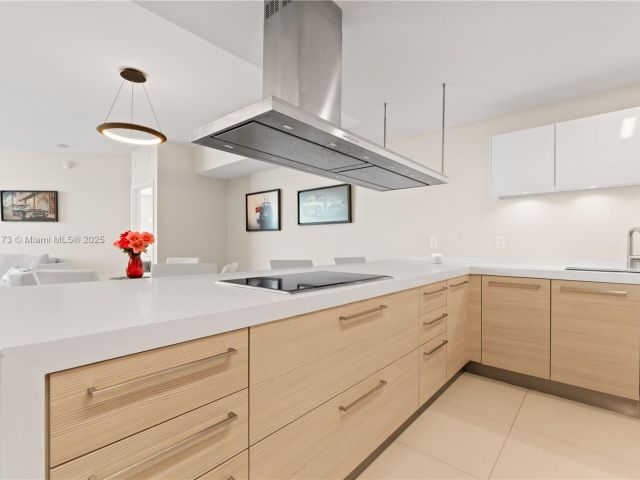 Apartment for sale  Unit #603 - photo 6064447