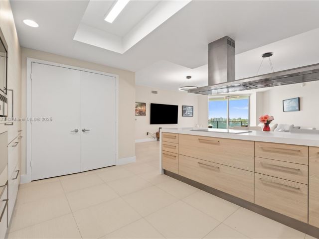 Apartment for sale  Unit #603 - photo 6064448