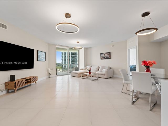 Apartment for sale  Unit #603 - photo 6064452