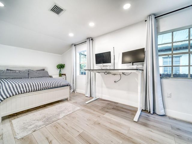 Home for sale at 13801 NE 1st Ave - photo 6132691