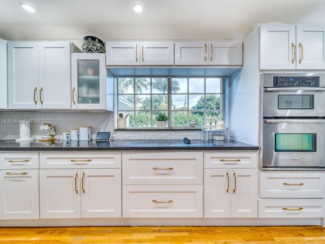 Home for sale at 13801 NE 1st Ave - photo 6132696