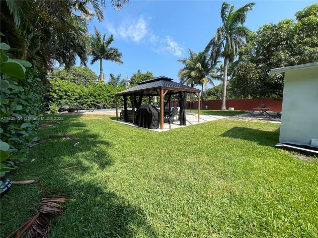 Home for sale at 13801 NE 1st Ave - photo 6132703