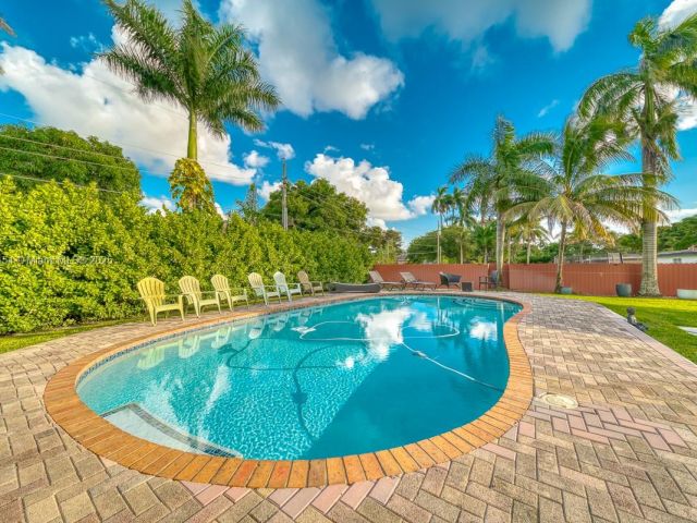 Home for sale at 13801 NE 1st Ave - photo 6132706