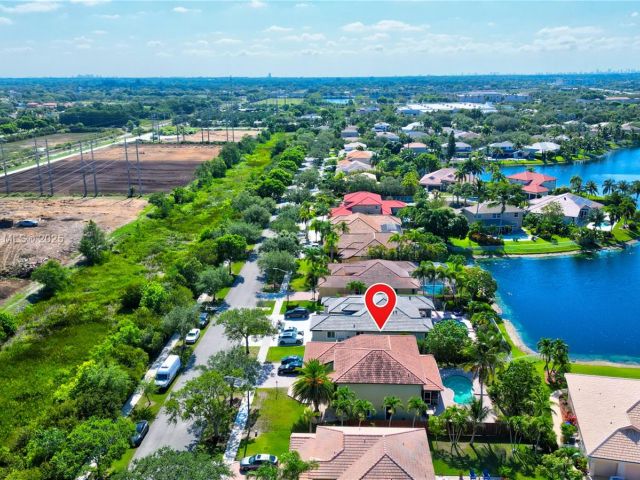 Home for sale at 16372 Segovia Cir N - photo 6078143