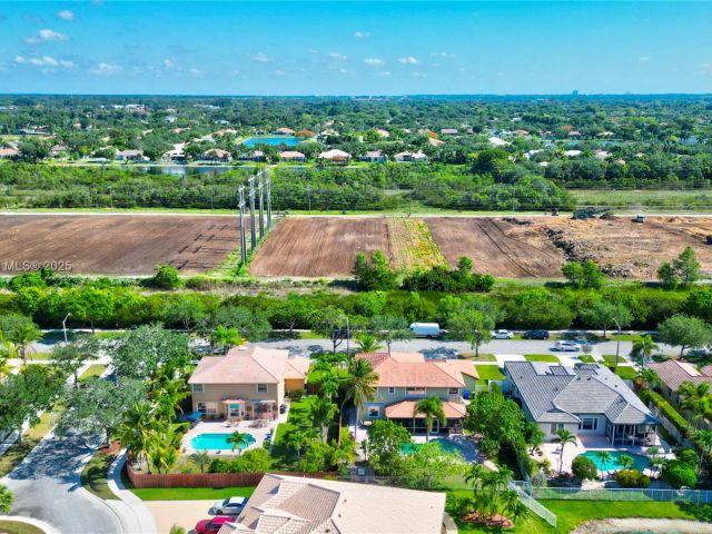 Home for sale at 16372 Segovia Cir N - photo 6078145