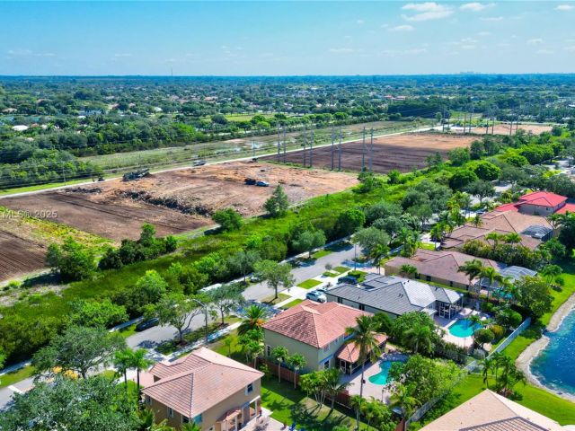 Home for sale at 16372 Segovia Cir N - photo 6078146