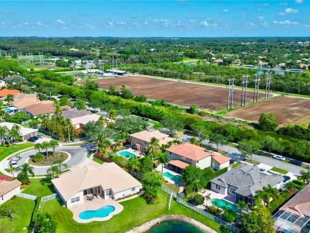 Home for sale at 16372 Segovia Cir N - photo 6078150