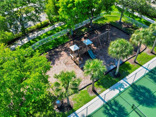 Home for sale at 16372 Segovia Cir N - photo 6078157