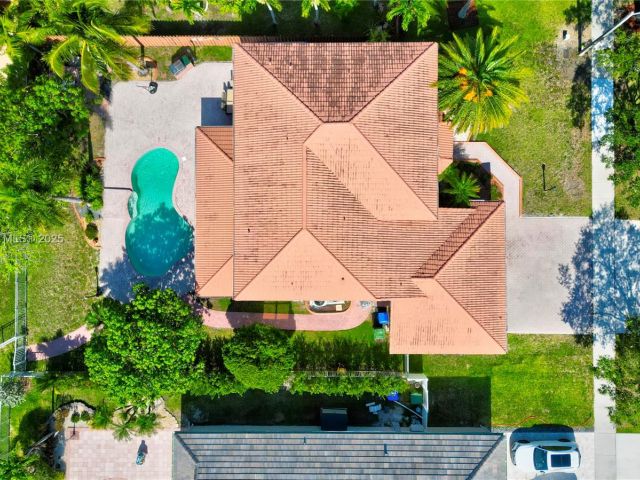 Home for sale at 16372 Segovia Cir N - photo 6078161