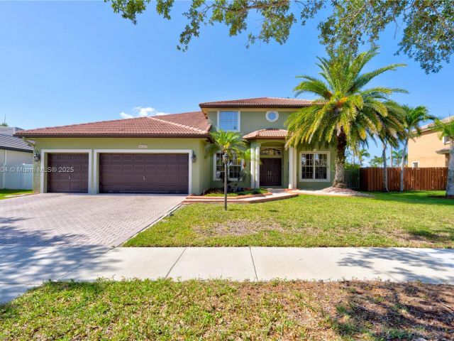 Home for sale at 16372 Segovia Cir N - photo 6078162