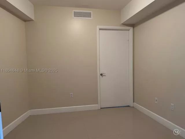 2-bedroom condo for sale in Hallandale Beach - 1800 S Ocean Dr 2006 - MondialRealty