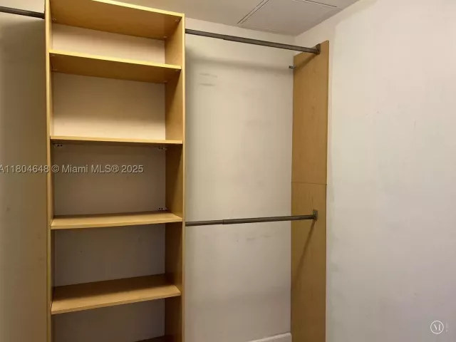 2-bedroom condo for sale in Hallandale Beach - 1800 S Ocean Dr 2006 - MondialRealty