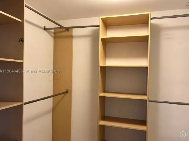 2-bedroom condo for sale in Hallandale Beach - 1800 S Ocean Dr 2006 - MondialRealty