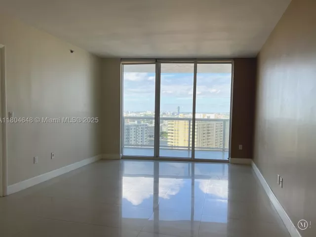 2-bedroom condo for sale in Hallandale Beach - 1800 S Ocean Dr 2006 - MondialRealty