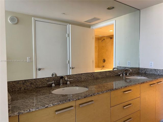 Apartment for sale  Unit #2006 - photo 6046076