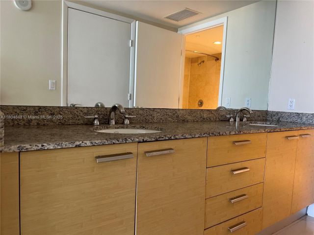 Apartment for sale  Unit #2006 - photo 6046077