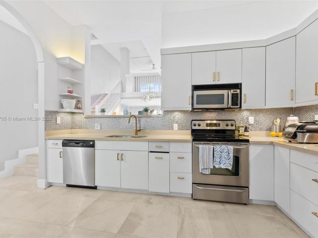 Home for sale at 2719 NE 15th St 3 - photo 6047840