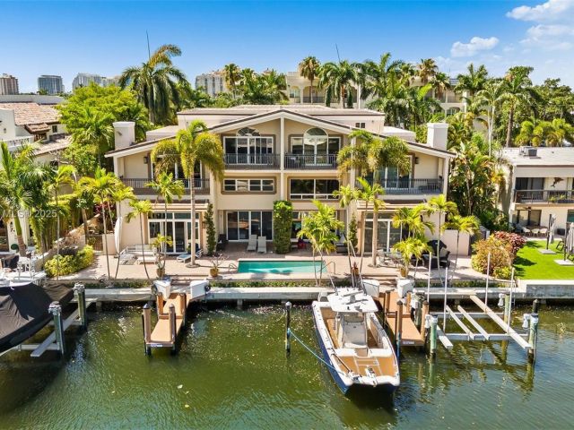 Home for sale at 2719 NE 15th St 3 - photo 6047848