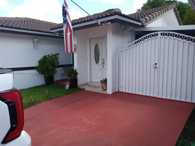 Home for sale at 5673 SW 149th Ave - photo 6043429