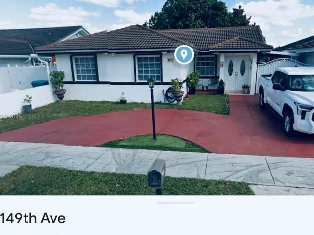 Home for sale at 5673 SW 149th Ave - photo 6246795