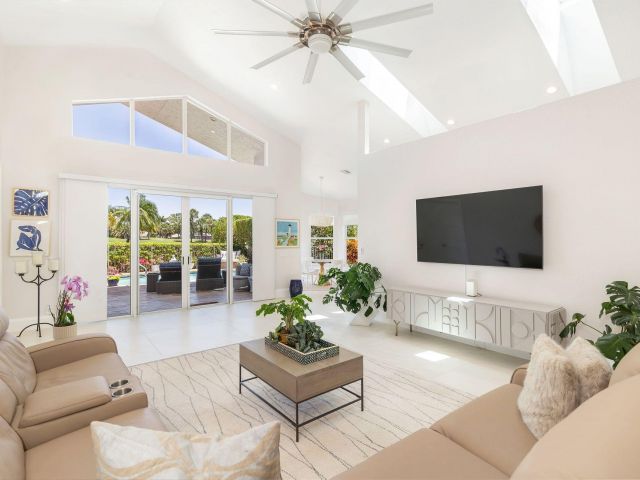 Home for sale at 8270 Bob O Link Drive - photo 6053202