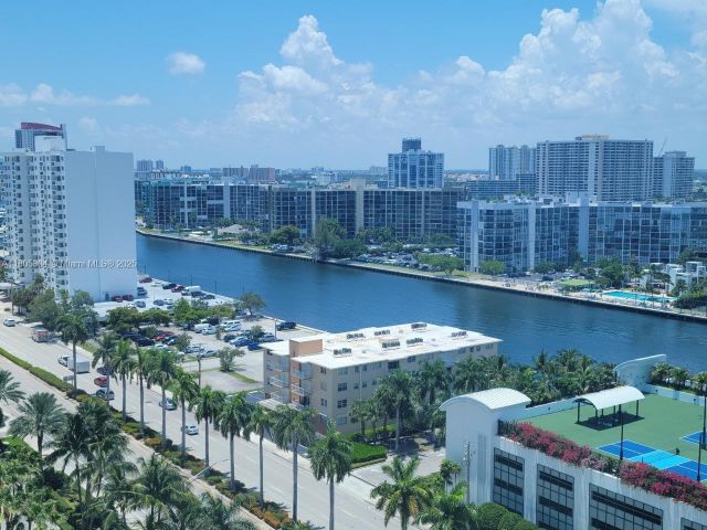 condo for sale in Hollywood - 2501 S Ocean Dr 1634 - MondialRealty