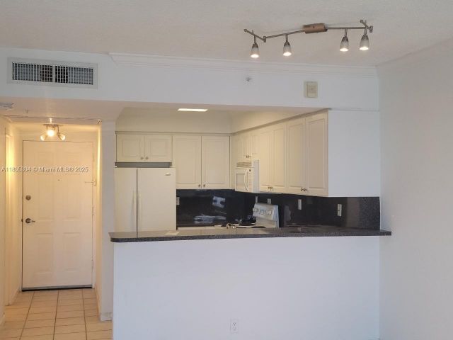 condo for sale in Hollywood - 2501 S Ocean Dr 1634 - MondialRealty