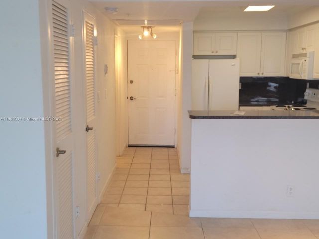 condo for sale in Hollywood - 2501 S Ocean Dr 1634 - MondialRealty