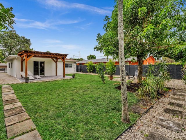 Home for sale at 1617 NW 7th Avenue - photo 6045313