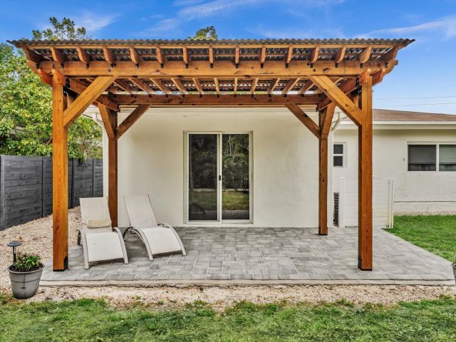 Home for sale at 1617 NW 7th Avenue - photo 6045314