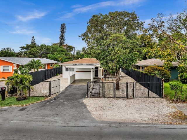 Home for sale at 1617 NW 7th Avenue - photo 6045317