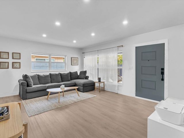 Home for sale at 1617 NW 7th Avenue - photo 6045327