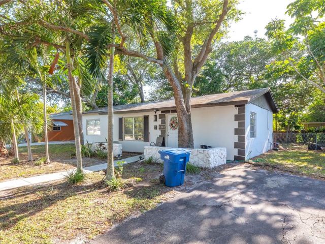 Home for sale at 21440 N Miami Ave - photo 6043583