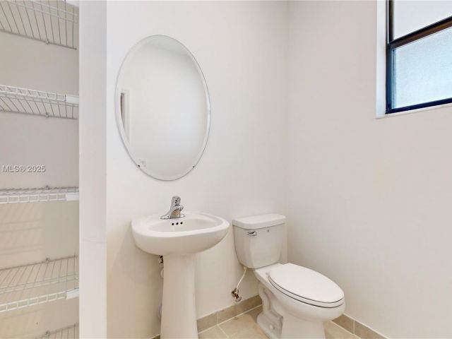 3-bedroom home for sale in Miami - 10004 SW 231 LN - MondialRealty