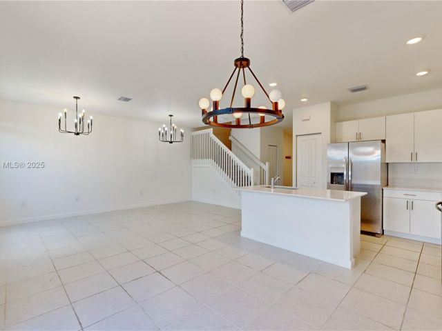 3-bedroom home for sale in Miami - 10004 SW 231 LN - MondialRealty