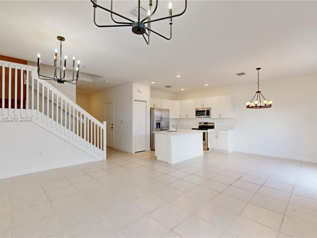 3-bedroom home for sale in Miami - 10004 SW 231 LN - MondialRealty