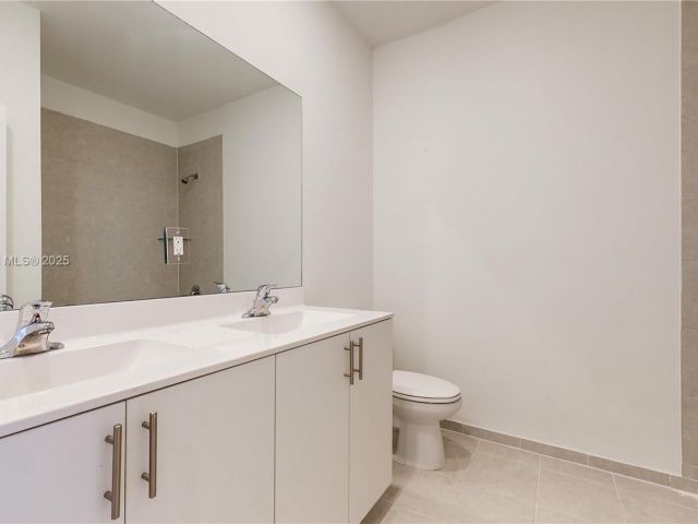 3-bedroom home for sale in Miami - 10004 SW 231 LN - MondialRealty