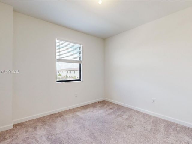3-bedroom home for sale in Miami - 10004 SW 231 LN - MondialRealty