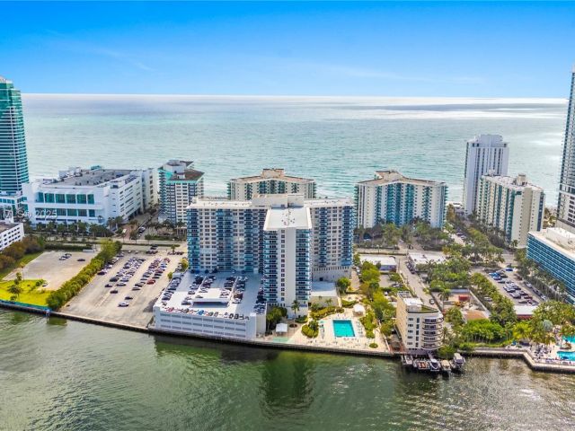 Apartment for sale  Unit #1710 - photo 6080939