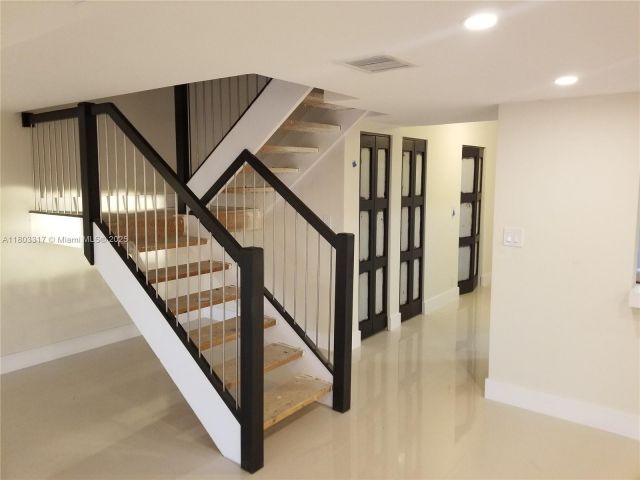 Home for rent at 907 NE 27th Ave 907 - photo 6044165